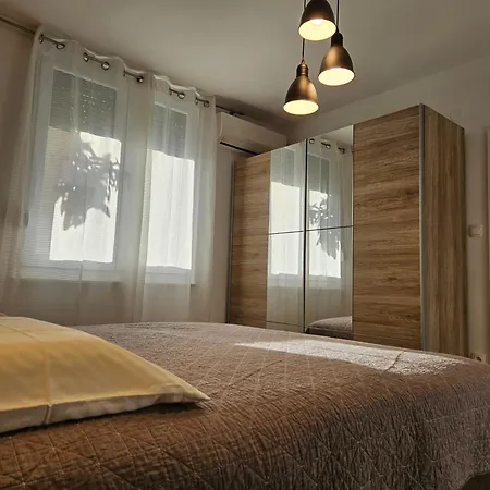 Deluxe Apartment Near The Bridge Zadar Exterior photo