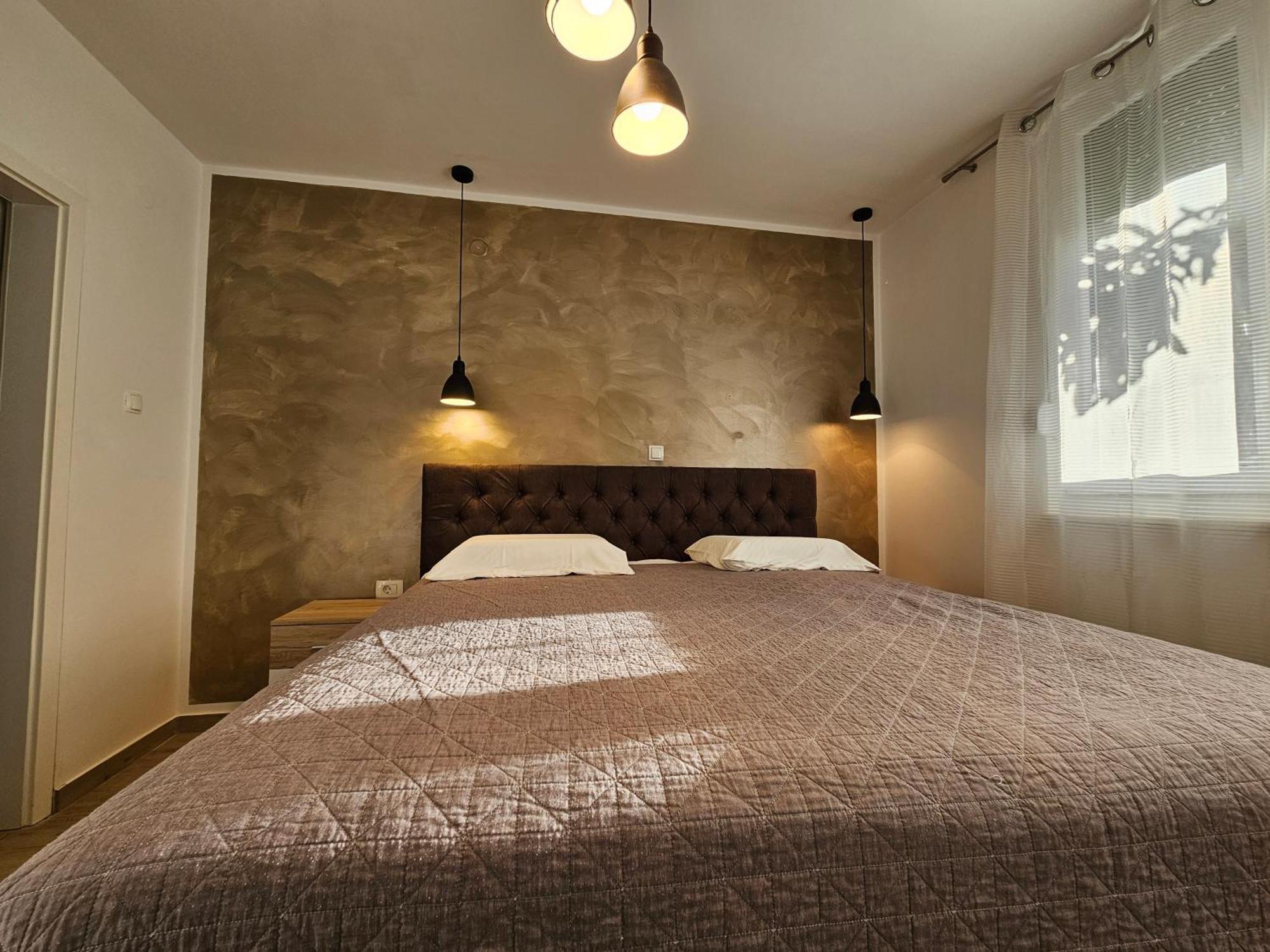 Deluxe Near The Bridge Apartament *