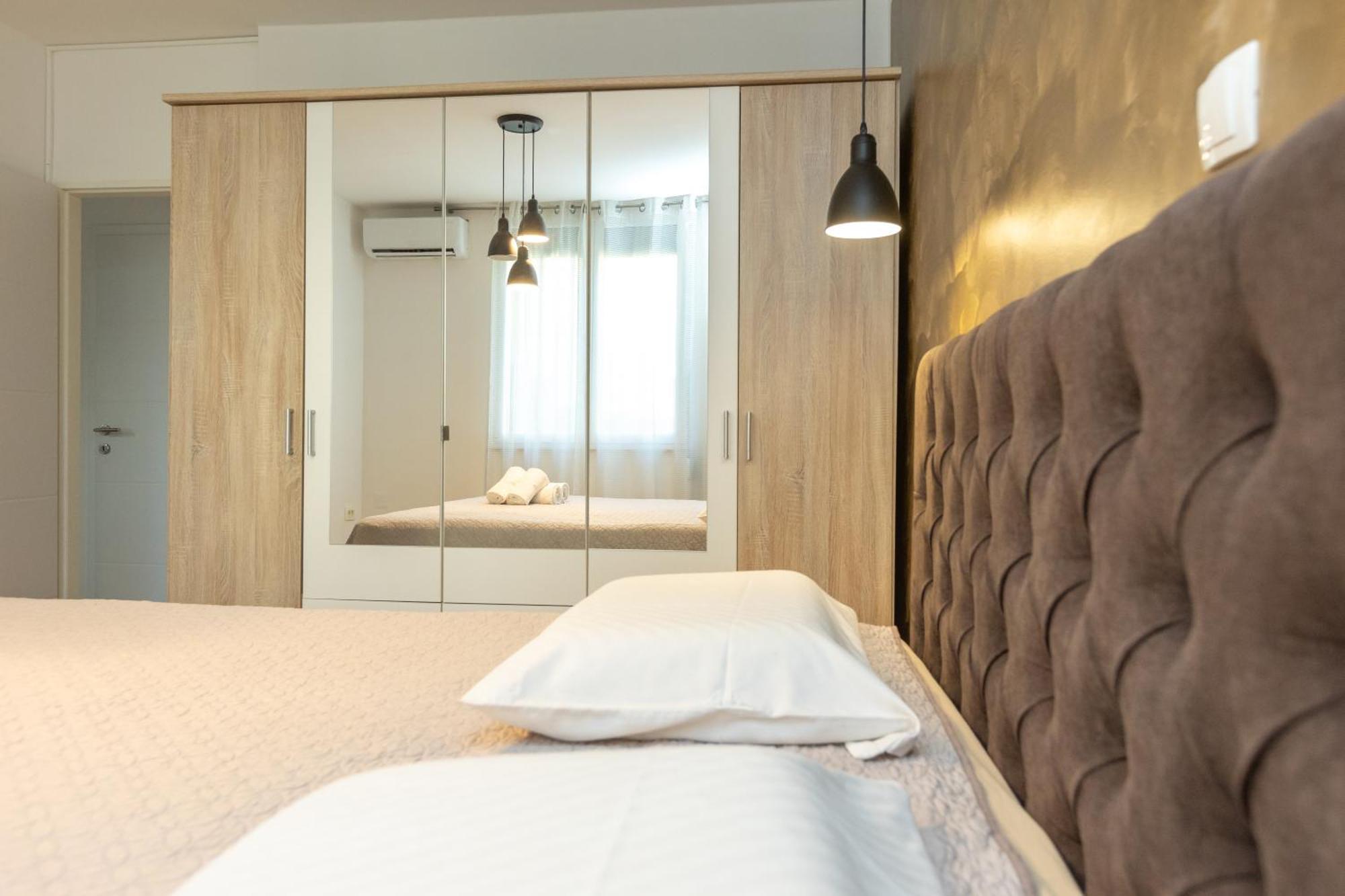 Apartament Deluxe Near The Bridge