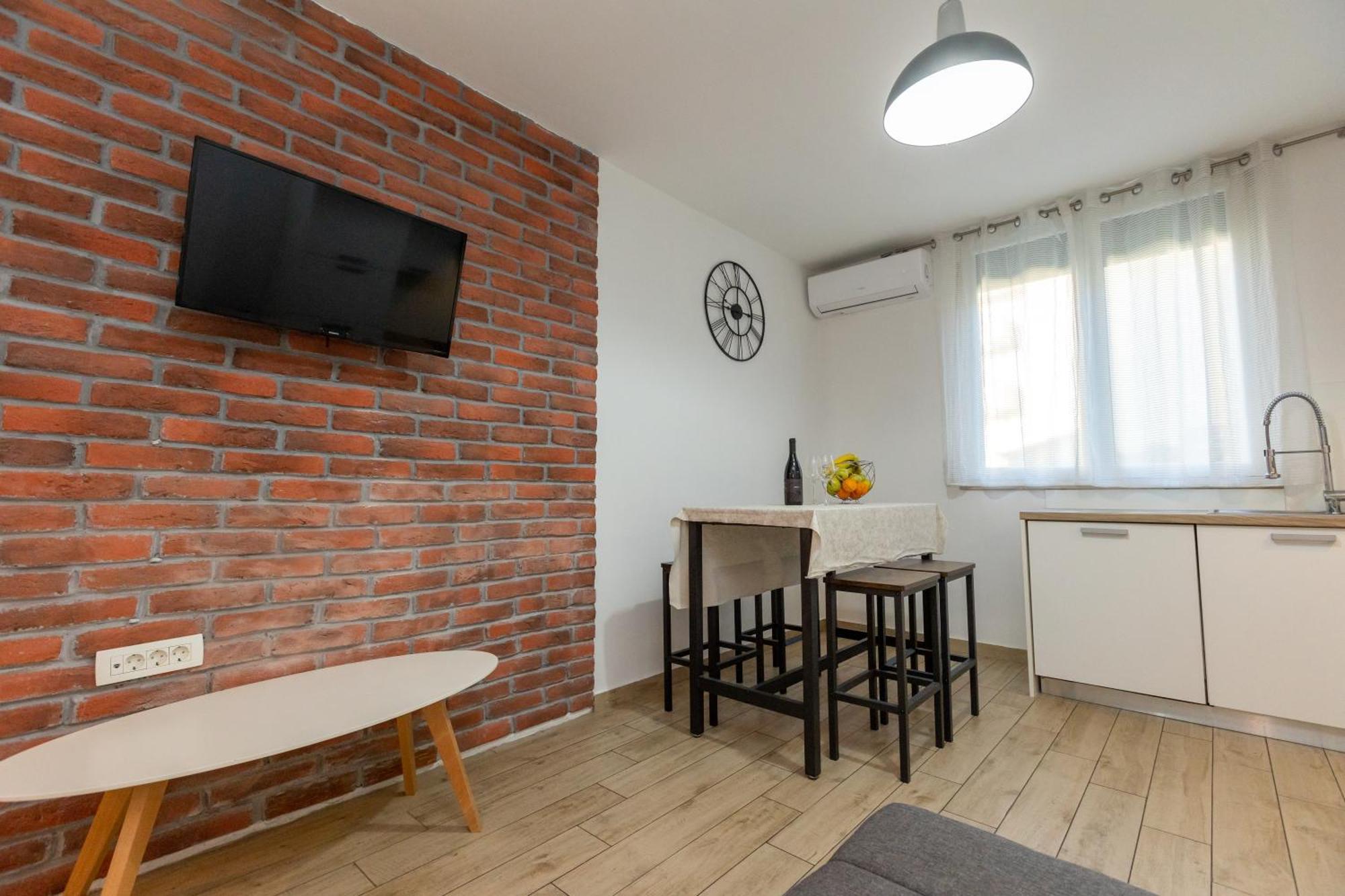 Apartment Deluxe Near The Bridge